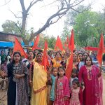 अंतरराष्ट्रीय बंजारा दिवस की धूम: लाल ध्वज और पारंपरिक नृत्य के साथ निकली भव्य शोभायात्रा..!@​संत सेवालाल और गुरुनानक देव के जयकारों से गुंजायमान हुआ नगर;